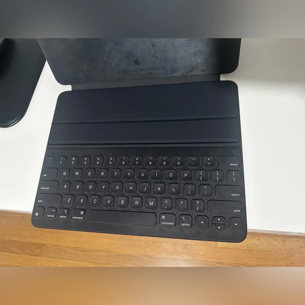 Apple Smart Keyboard Folio: iPad Keyboard case for iPad Pro